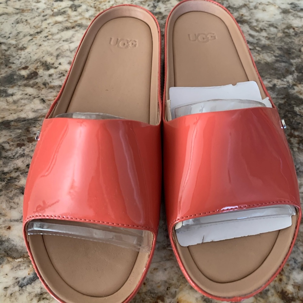 Ugg slides- Sandal